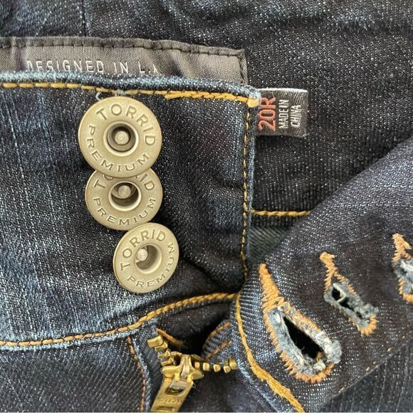 Torrid Denim Jeggings - Picture 3 of 6